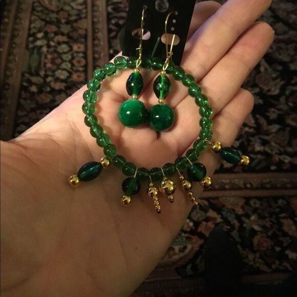 Golden Jade Bracelet & Earrings green gold stretch - Picture 2 of 2